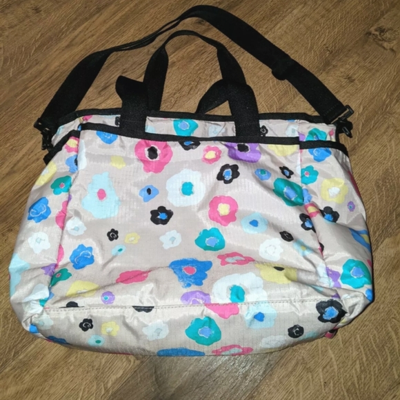 Lesportsac Floral Baby Travel Diaper Bag with Changing Pad - Picture 6 of 6